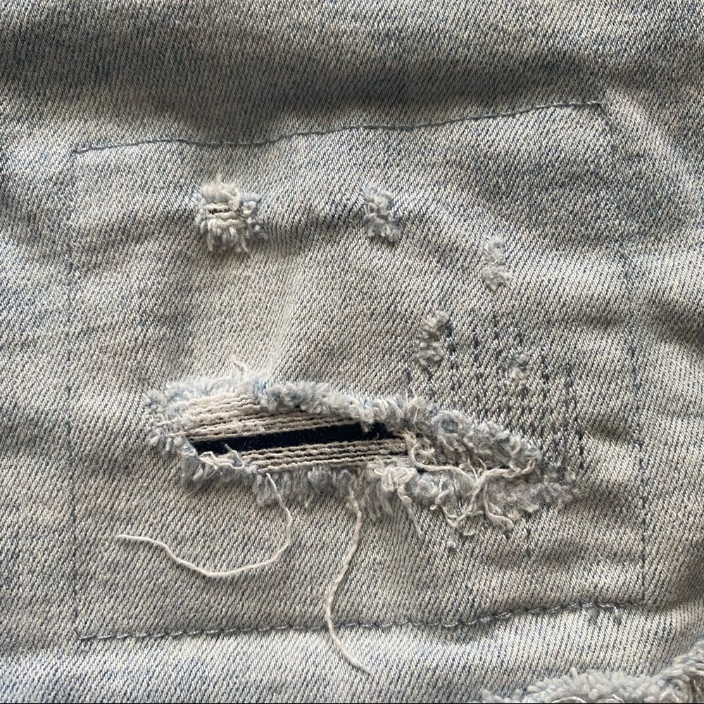 Old Navy Boyfriend Mid-Rise Denim Jean Button Fly Shorts - Picture 3 of 8